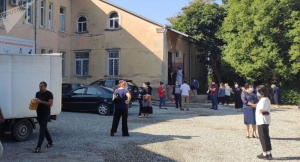 Испытание тестом: почему в Сухуме появились очереди на сдачу анализа на COVID-19