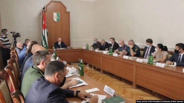 Тенгиз Джопуа: «Противоречия между администрацией президента и правительством возникли давно»
