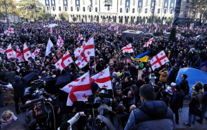 Полиция в Тбилиси пригрозила применить силу против митингующих