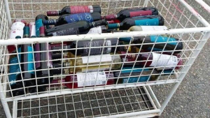 Турист из Абхазии пытался вывезти в Россию 55 литров спиртного