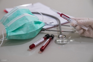 Пациент с коронавирусом в тяжелом состоянии переведен на лечение в Сочи