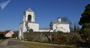 Настоятель Илорского храма назвал провокацией передачу грузинскими политиками иконы