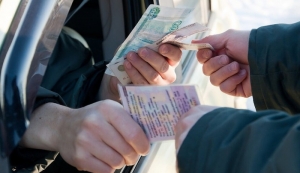 СГБ Абхазии задержала сотрудников ГАИ за взятку