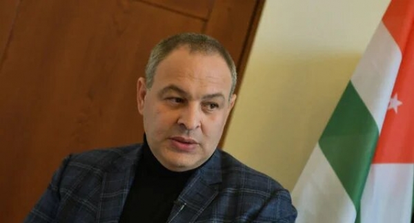 Не сбавляя темпов: мэр Сухума призвал службы города продолжать работать в обычном режиме