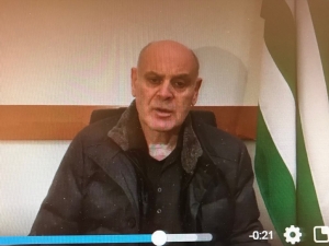 Аслан Бжания призвал всех присоединиться к митингующим