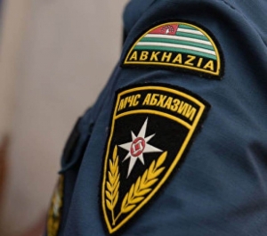 Сотрудники МЧС ведут поиски женщины в лесной зоне Гагрского района