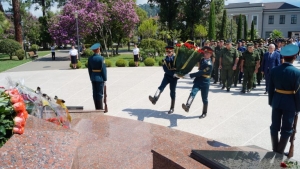 В Парке Славы состоялось возложение цветов