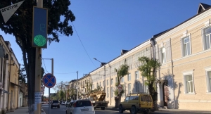 Веер не помеха: часть светофоров в Сухуме будет работать бесперебойно
