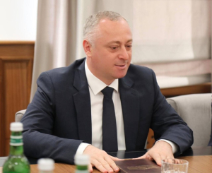 Президент Абхазии присвоил почётные звания медицинским работникам