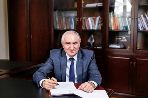 Валерий Бганба поздравил жителей Ткуарчала с Днём города