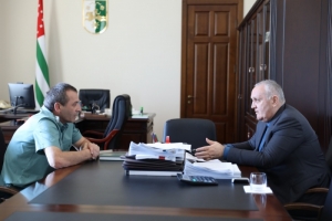 Гурам Инапшба рассказал Александру Анквабу о внешнеэкономической деятельности
