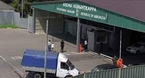 Гурам Инапшба: резко уменьшилось количество грузоперевозок через границу