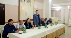 На встрече с жителями Старого поселка обсуждалась ситуация с аварийным домом