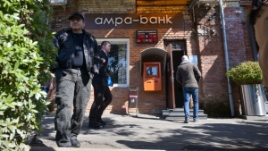 Задержание разыскиваемого по факту разбойного нападения на дополнительный офис КБ «Амра-банк»