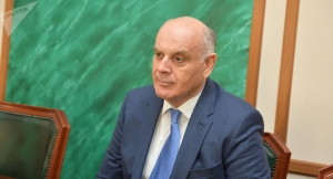 Аслан Бжания уехал в Москву с рабочим визитом