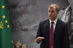 Адгур Ардзинба о добыче нефти: кто, когда и о чем договаривались