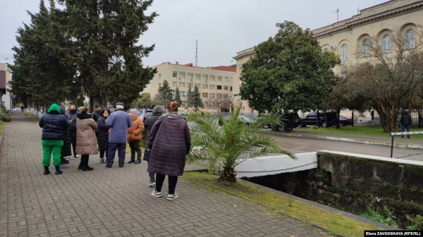 «Мы настаиваем на отставке правительства»