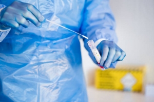 COVID-19 подтвержден у 592 человек, пять пациентов скончались за два дня