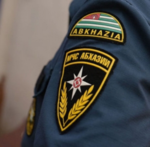 Частный дом загорелся в Гагре