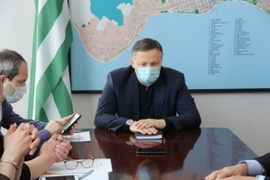 Беслан Эшба призвал медиков придерживаться правил приема пациентов в условиях карантина