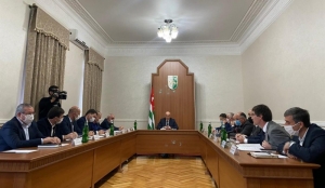 Президент Абхазии поручил главам администраций составить т. н. паспорта регионов