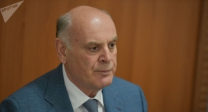 Аслан Бжания назначил вице-премьера, главу аппарата Кабмина и двух глав Госкомитетов