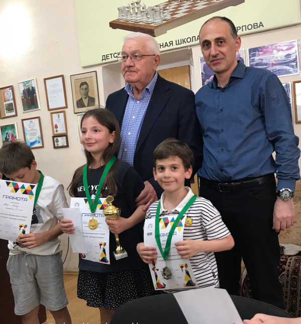 Александра Гургулиа стала абсолютной чемпионкой открытого детского рейтингового турнира по шахматам