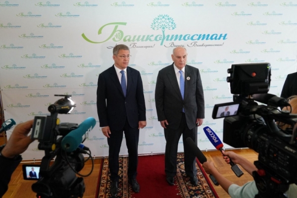Аслан Бжания: в отношении Абхазии санкции не отменялись никогда