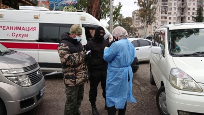 В Сухуме введены дополнительные посты ГАИ и медицинских служб
