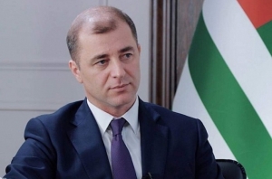 Адгур Ардзинба: «Идет противостояние между группами интересов»