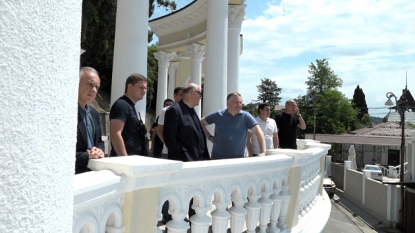 Аслан Бжания выразил благодарность руководству Сухума и строителям за вклад в историю города