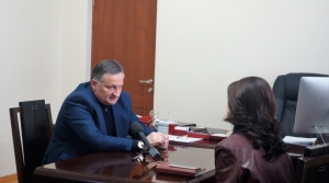 Беслан Эшба: инициирована отмена меры, которая предусматривает верхний предел зарплат