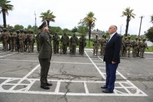 Президент Аслан Бжания посетил Центр спецназначения