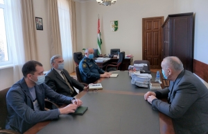 Вопросам подготовки к размещению в Сухуме жителей ДНР и ЛНР посвящалось совещание у Александра Анкваба