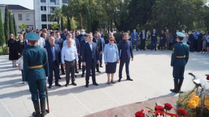 Адгур Ардзинба поздравил народ Абхазии с Днем Победы и Независимости
